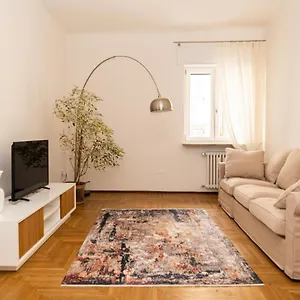 Domus - Elegante Residenza Con Affaccio Su Porta Leoni , Verona Italien